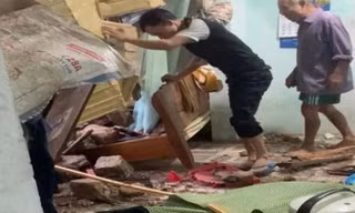 Nghệ An mưa trắng trời, đường ngập, cây đổ, 2 người tử vong