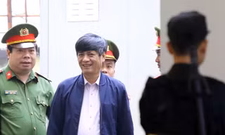 Hình ảnh ngày thứ hai xét xử vụ đánh bạc nghìn tỷ tại Phú Thọ