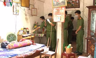 Nam thanh niên nghi bị cứa cổ tử vong tại nhà