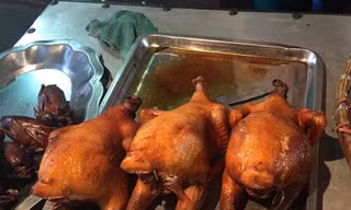 Gà không đầu, không chân xuất hiện tràn chợ Hà Nội 