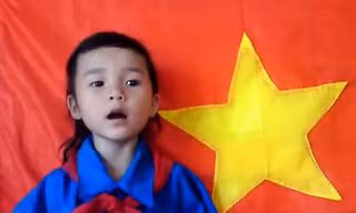 Xuất hiện nhiều clip bé hát Quốc ca