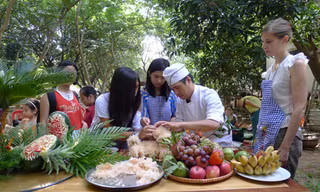 'Thổi' tình yêu quê hương qua đồ chơi dân gian