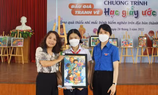 Đấu giá tranh giúp bệnh nhi khó khăn đến trường