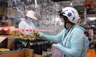 Đi chợ ở Đà Nẵng sau ngày 'ai ở đâu ở yên đó'?