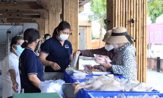 Nhiều chợ tạm dừng hoạt động, Đà Nẵng mở điểm bán thực phẩm lưu động