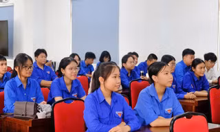Mỗi tháng một thước phim, khơi gợi tình yêu lịch sử