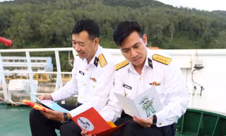 Những cánh thư vượt sóng, tiếp sức người lính canh biển