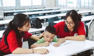 Sôi động các lớp học kỹ năng miễn phí dịp hè của thầy cô 'áo xanh'