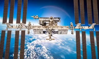 Các chủng vi khuẩn lạ vừa được phát hiện trên trạm không gian quốc tế (ISS) có thể gây bệnh cho các phi hành gia trong tương lai, còn hiện tại chưa ai bị làm sao.
