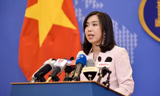 Người Phát ngôn Bộ Ngoại giao Lê Thị Thu Hằng cho biết,chưa có thông tin về người Việt nào bị ảnh hưởng trong các cuộc biểu tình tại Pháp. Ảnh: T.L