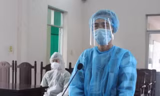  Lĩnh án tù vì dùng thẻ 'ngành' giả xông vào khu cách ly gặp nhóm người Trung Quốc