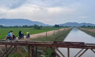 Tắm kênh thủy lợi, 4 bé gái tử vong