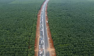 Cao tốc TPHCM - Dầu Giây ùn tắc kéo dài hơn 2km ngày đầu nghỉ lễ
