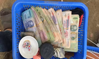 Bắt 140 đối tượng, thu hàng trăm triệu khi đột kích sòng bạc trên đồi vắng