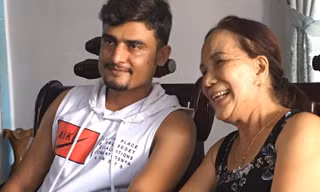 Cô dâu Việt 65 tuổi kể chuyện 'yêu là cưới' như phim với chàng trai Pakistan 24 tuổi 