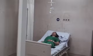 Bác sĩ Hương đang được theo dõi y tế tại bệnh viện