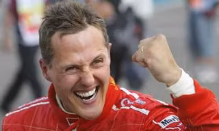 Michael Schumacher vẫn nguy kịch sau phẫu thuật