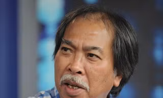 Nhà thơ Nguyễn Quang Thiều bị tai nạn