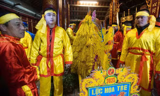 Giò hoa tre ở hội Gióng đền Sóc được bảo vệ nghiêm ngặt
