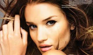 Rosie Huntington Whiteley: Không hở vẫn sexy!