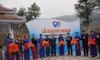 Xúc động lễ khánh thành bia di tích Trung ương Đoàn 