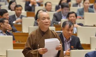 Hòa thượng Thích Bảo Nghiêm: Thời dịch bệnh, tăng ni cởi cà sa, khoác áo blouse, cùng xông pha vào nơi tuyến đầu chống dịch. 