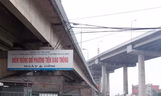 Gầm cầu Thăng Long, Long Biên thành bãi đỗ xe