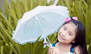 Cô bé lai Việt-Hàn gây sốt ở Đồ Rê Mí 2013