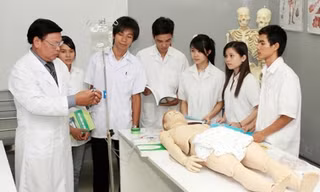 Nhiều học bổng cho sinh viên y dược