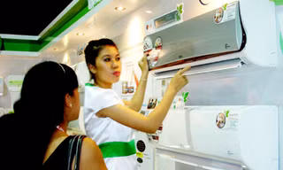 Sản phẩm điện tử nhập khẩu nguyên chiếc ngày càng tung hoành ở thị trường VN Ảnh: Đại Dương