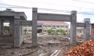 Trường ở Ngã Năm còn ngổn ngang