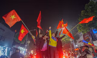'Đêm trắng' Hà thành với người hâm mộ bóng đá Việt