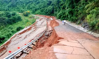 Tràn xả lũ công trình đắk Glun 2 (huyện Tuy Đức) bị hư hỏng