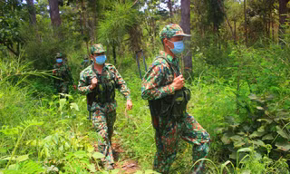 Tuần tra trong rừng