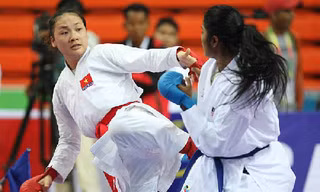Lăng Thị Hoa vô địch nội dung Kumite 68kg nữ