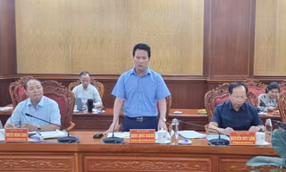 Bộ trưởng Bộ Tài nguyên và Môi trường làm việc với tỉnh Vĩnh Long