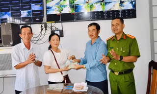Nhặt được 18 triệu đồng, anh thợ hồ tìm trả lại người làm mất