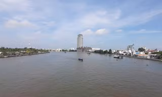 Bùng nổ du lịch miền Tây: Khách tăng 139% nhưng doanh thu... tụt hạng