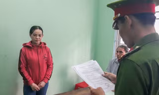 Bắt tạm giam 'nữ quái' lừa đảo hơn 5 tỷ đồng