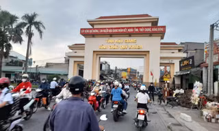 Hậu Giang họp bàn đưa 2 huyện lên thị xã