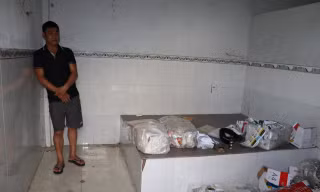 Thu giữ 150kg tờ rơi, sổ sách cho vay lãi nặng