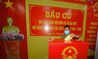 Hậu Giang tổ chức bầu cử sớm tại 10 khu vực cho lực lượng công an, quân đội