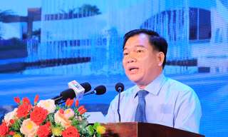 Vận động xây khu lưu niệm 'vua vọng cổ' Viễn Châu