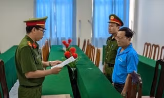 Khởi tố cựu chủ tịch Liên đoàn Lao động huyện ở Trà Vinh