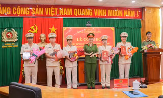 Nhiều lãnh đạo cấp phòng, cấp đội Công an Vĩnh Long nghỉ hưu