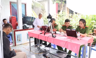 Công an Vĩnh Long đẩy nhanh tiến độ đăng ký, kích hoạt tài khoản định danh điện tử