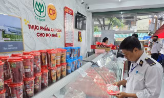 Điểm danh cửa hàng bán thịt của Công ty C.P ở Cần Thơ vừa bị kiểm tra