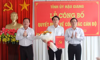 Điều động, luân chuyển nhiều cán bộ chủ chốt ở Hậu Giang