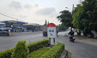 Chủ tịch Cần Thơ yêu cầu giải quyết kiến nghị về các dự án chậm, kéo dài gây ảnh hưởng đến đời sống nhân dân