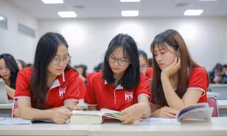 Sinh viên ĐHQGHN. Ảnh HSB